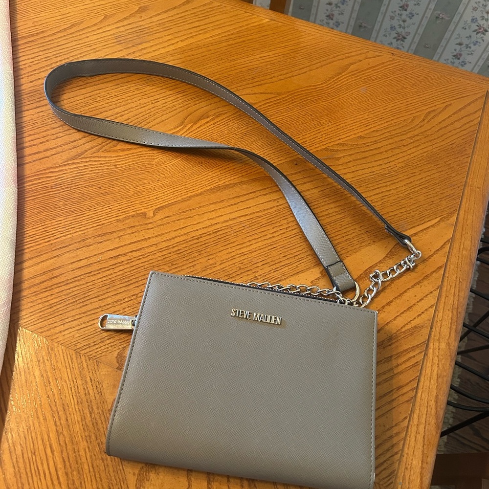 Steve Madden Elegant Gray Crossbody Bag